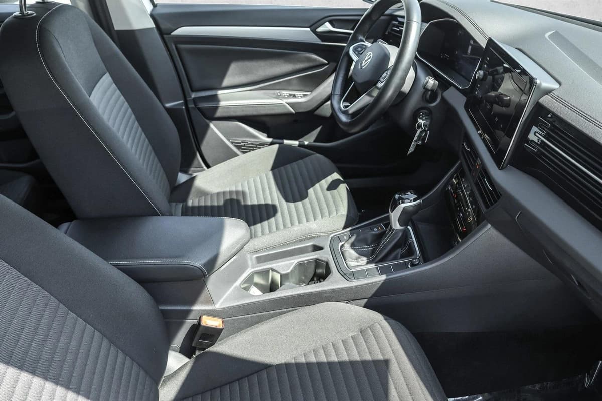 2025 Volkswagen Jetta 23