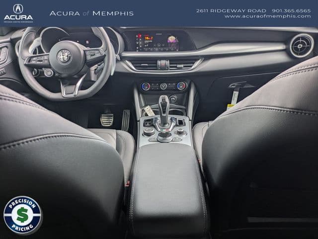 2025 Alfa Romeo Stelvio 26
