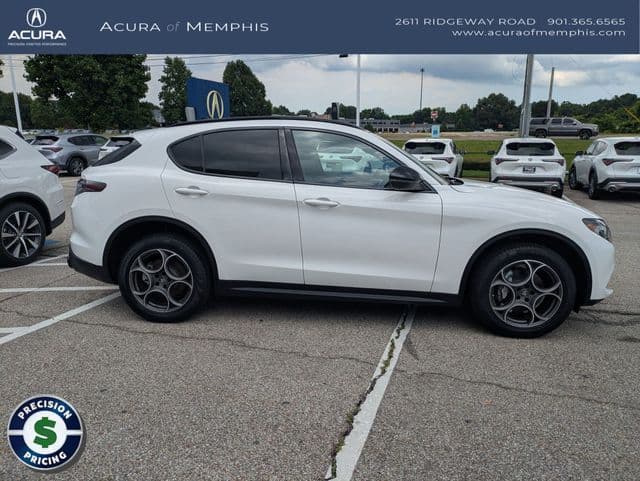 2025 Alfa Romeo Stelvio 10