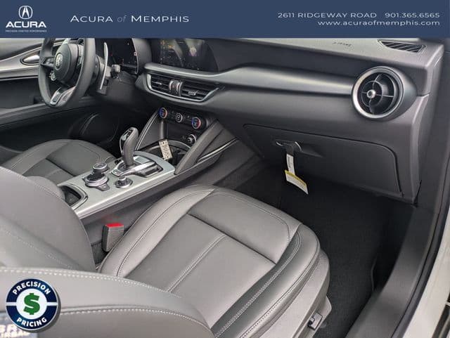 2025 Alfa Romeo Stelvio 30
