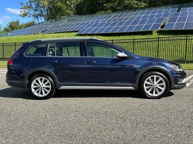 2017 Volkswagen Golf Alltrack 9