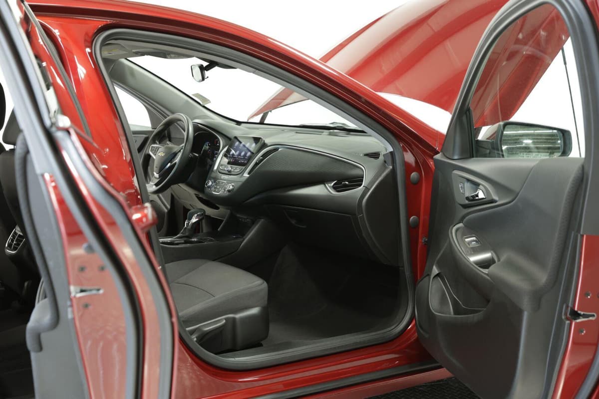 2025 Chevrolet Malibu 13