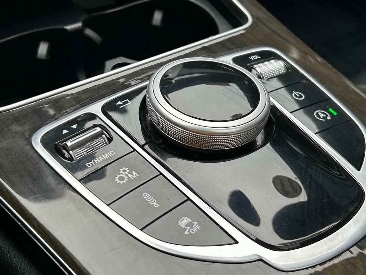 2017 Mercedes-Benz C-Class 28