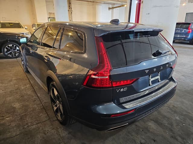 2020 Volvo V60 Cross Country