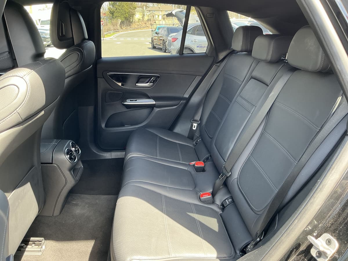 2024 Mercedes-Benz GLC 23