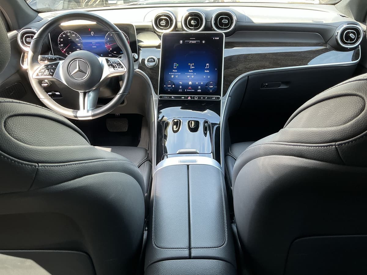 2024 Mercedes-Benz GLC 21