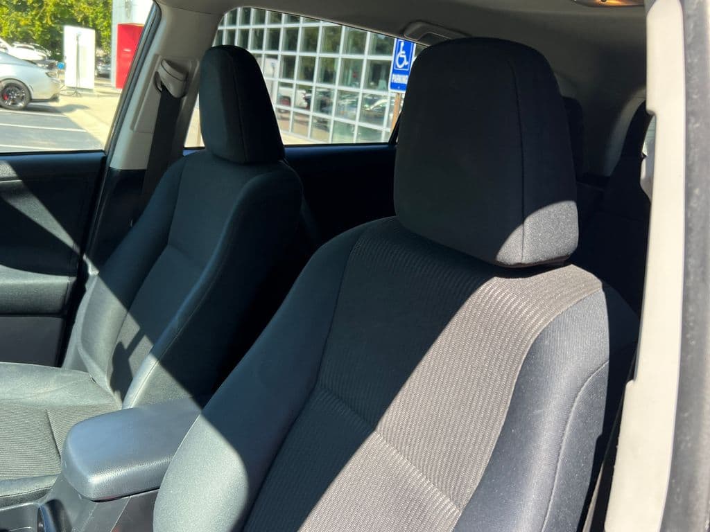 2015 Toyota RAV4 8