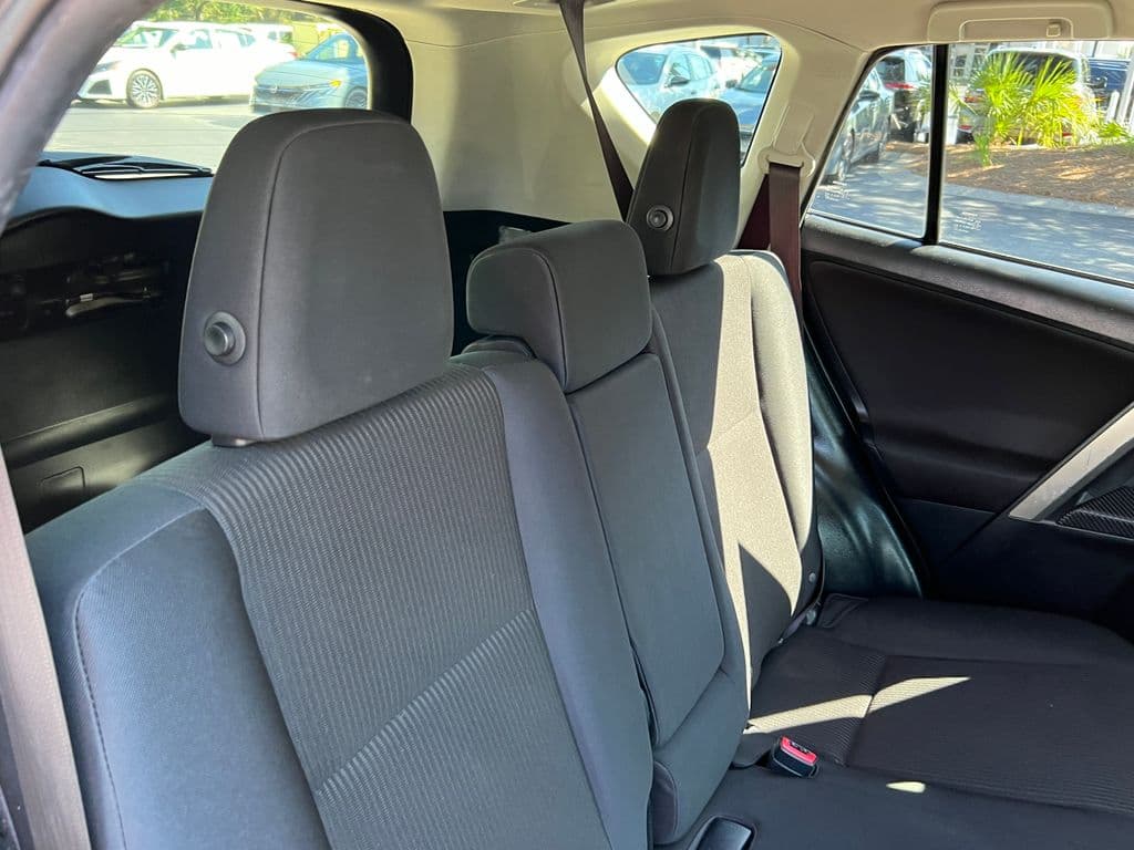 2015 Toyota RAV4 17