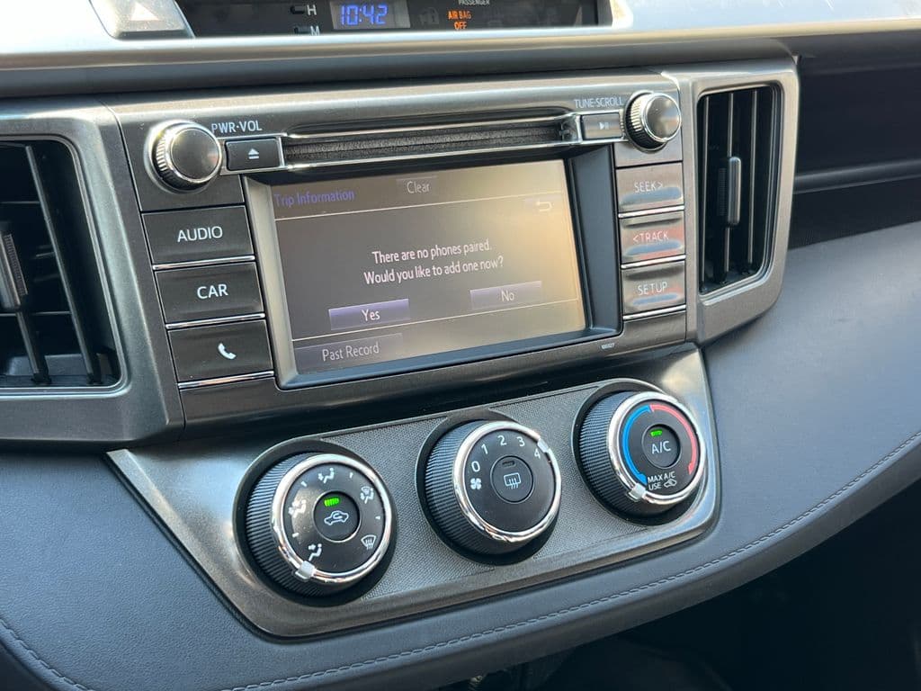 2015 Toyota RAV4 31