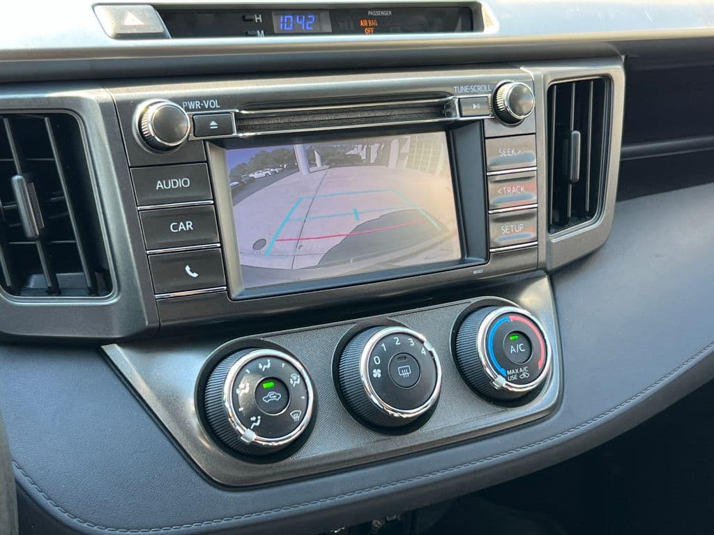 2015 Toyota RAV4 33