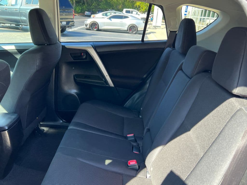 2015 Toyota RAV4 13