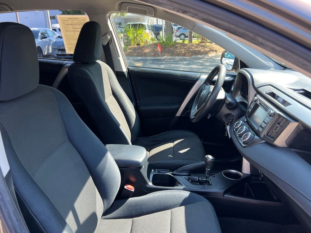 2015 Toyota RAV4 19