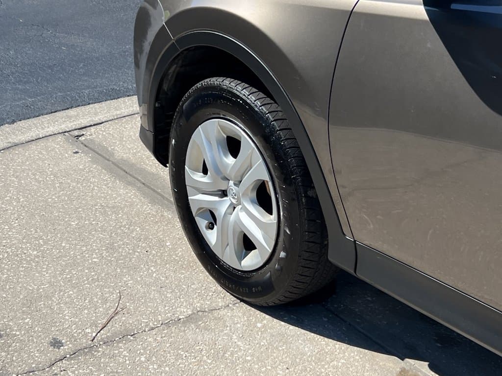 2015 Toyota RAV4 23