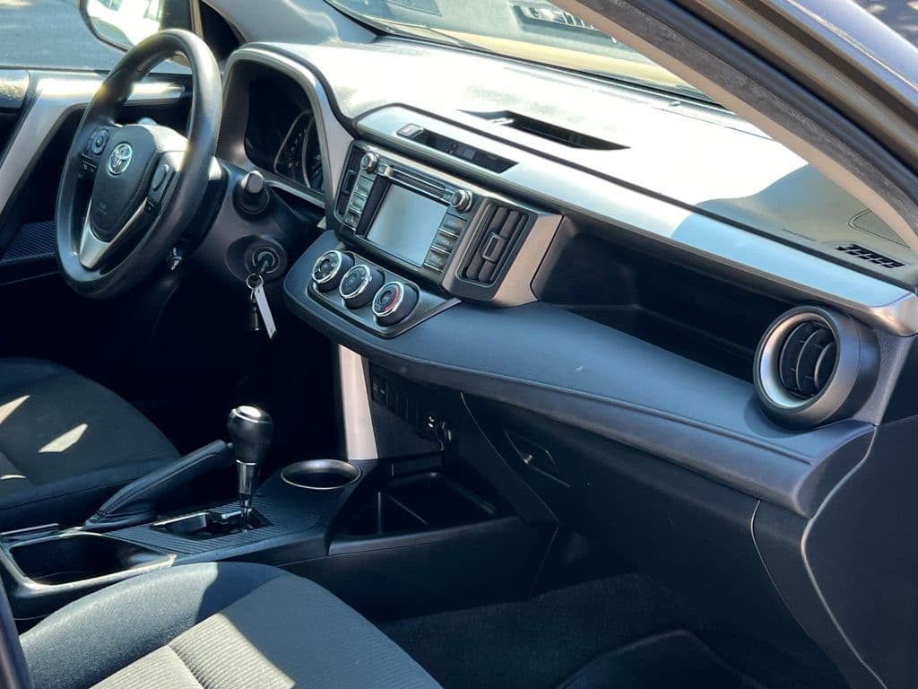 2015 Toyota RAV4 21