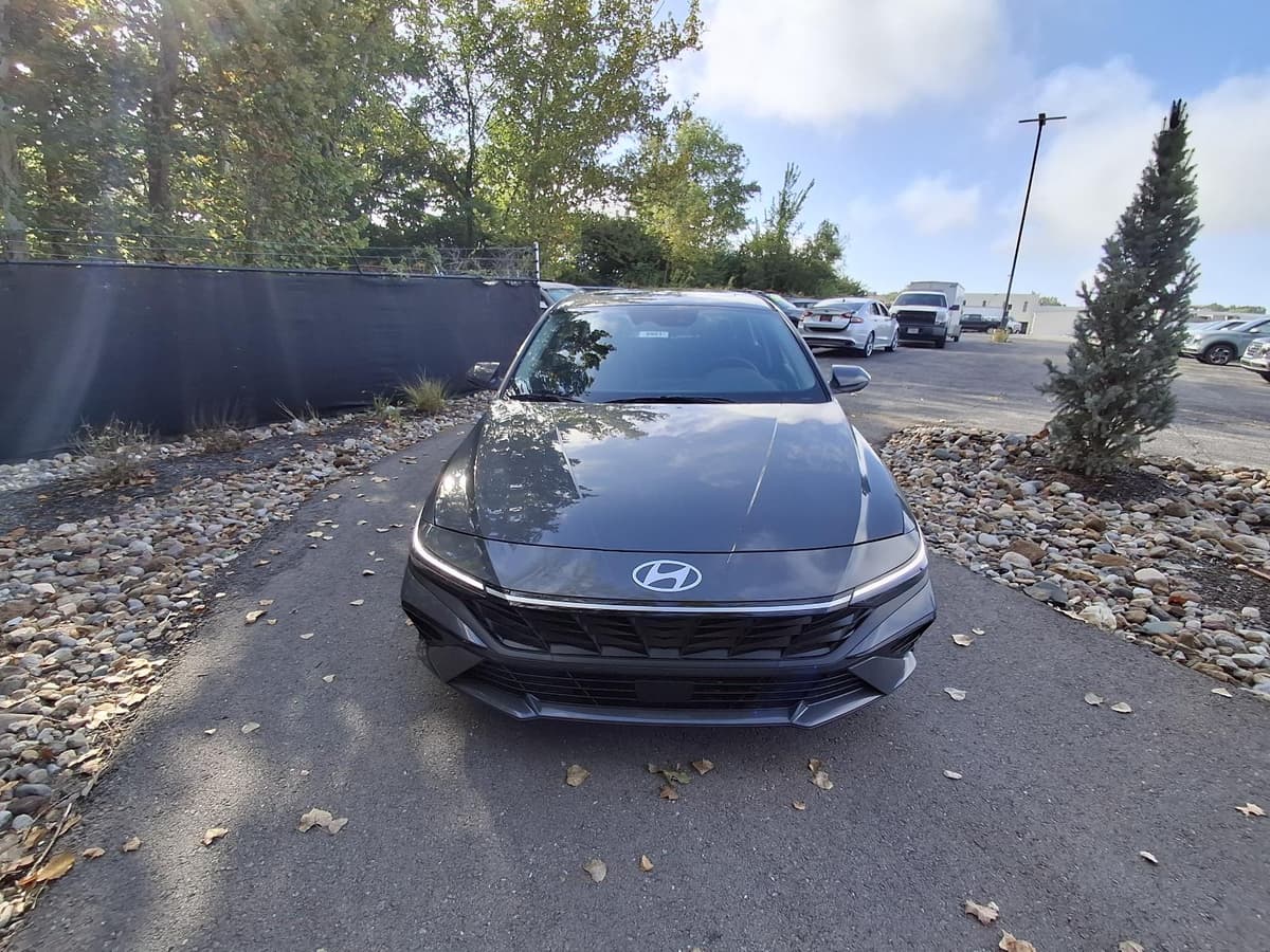 2026 Hyundai Elantra 8