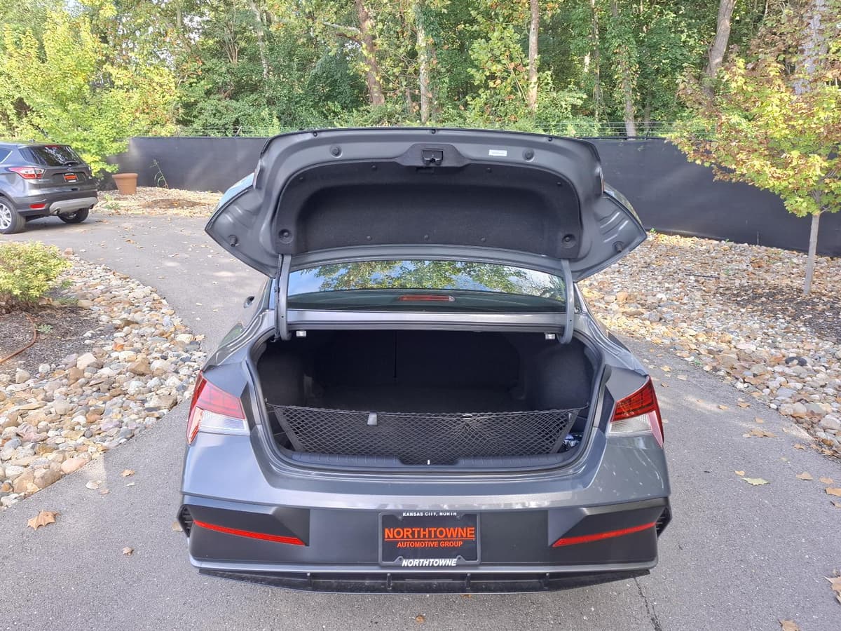 2026 Hyundai Elantra 13