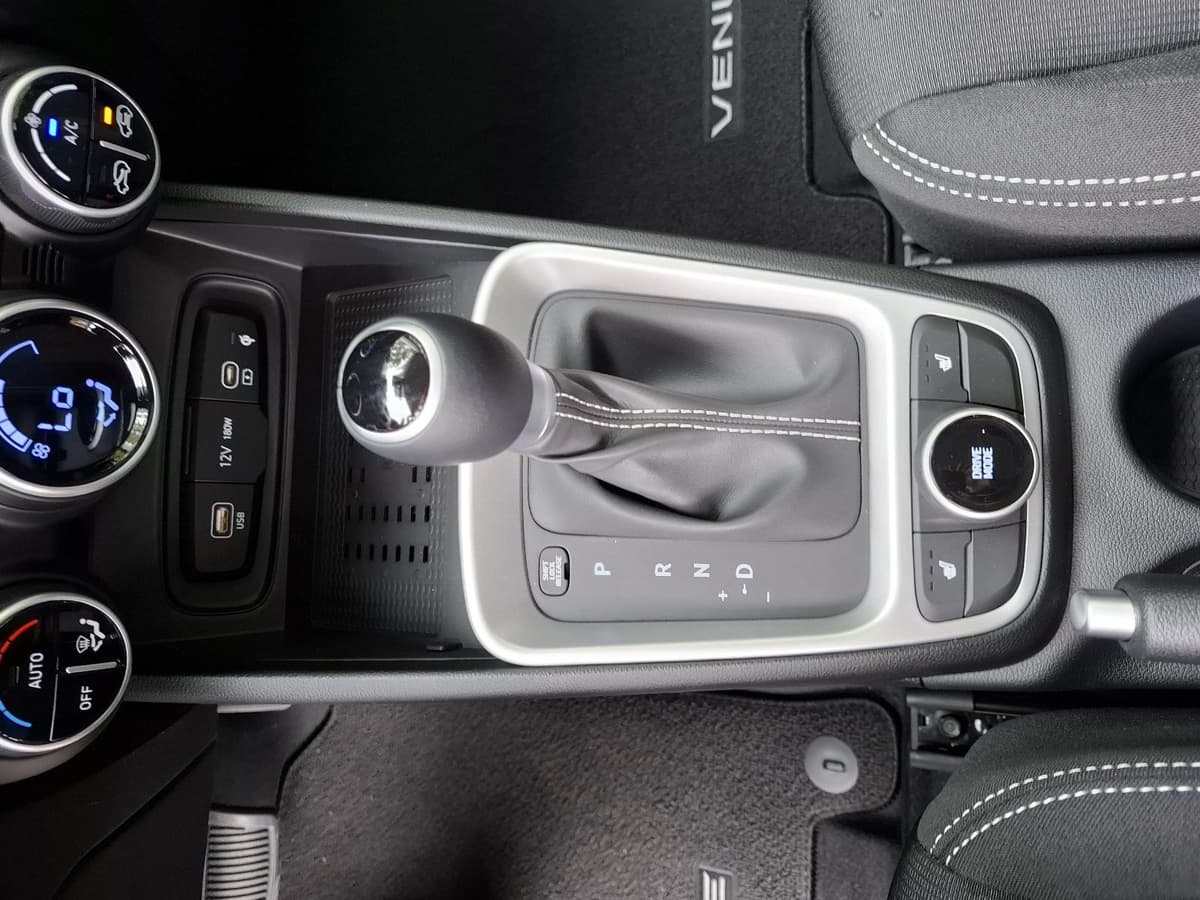 2026 Hyundai Venue 24