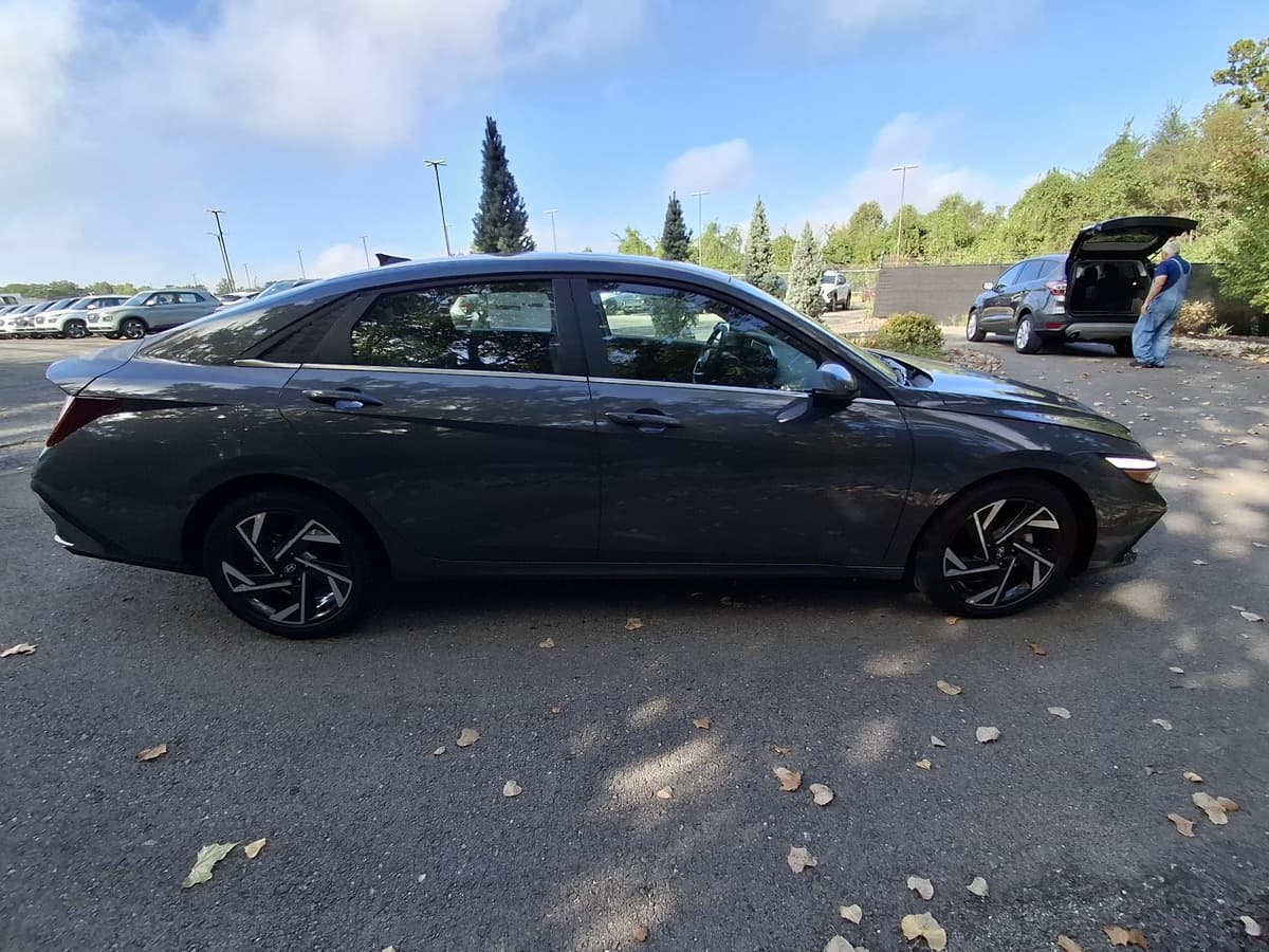 2026 Hyundai Elantra 6