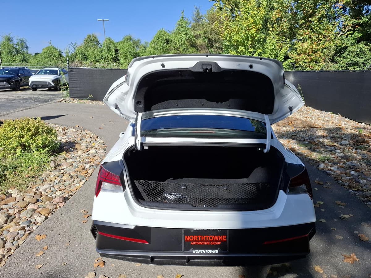 2026 Hyundai Elantra 13