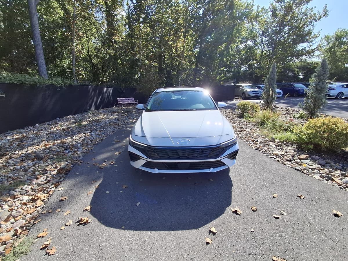 2026 Hyundai Elantra 8