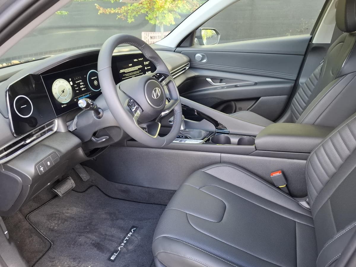 2026 Hyundai Elantra 16