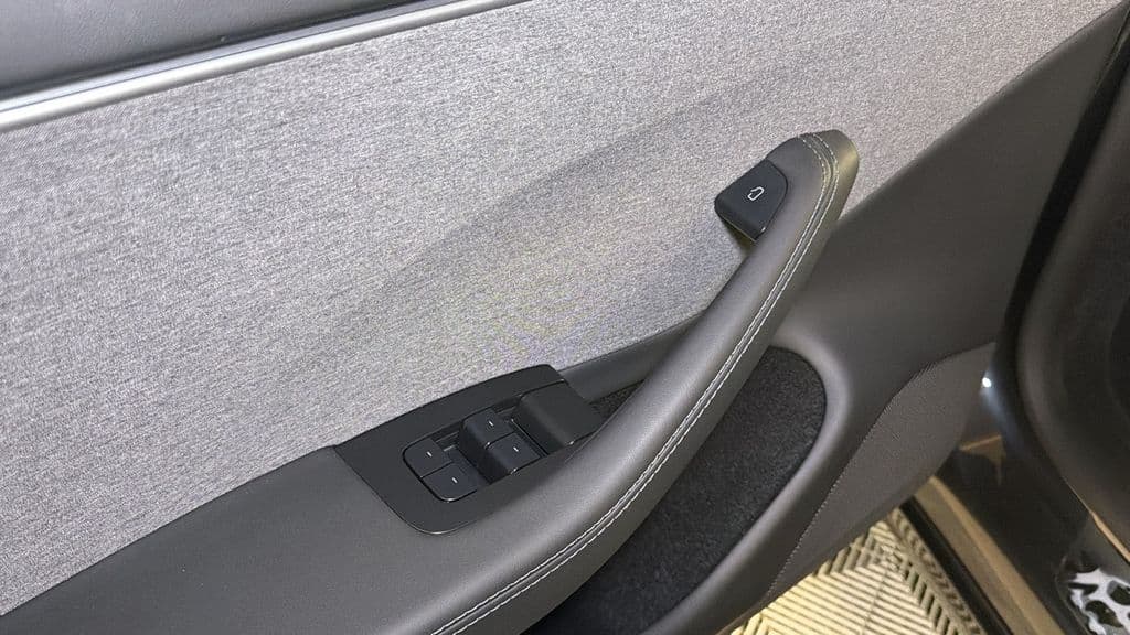 2025 Tesla Model 3 21