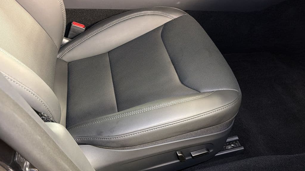 2025 Tesla Model 3 11