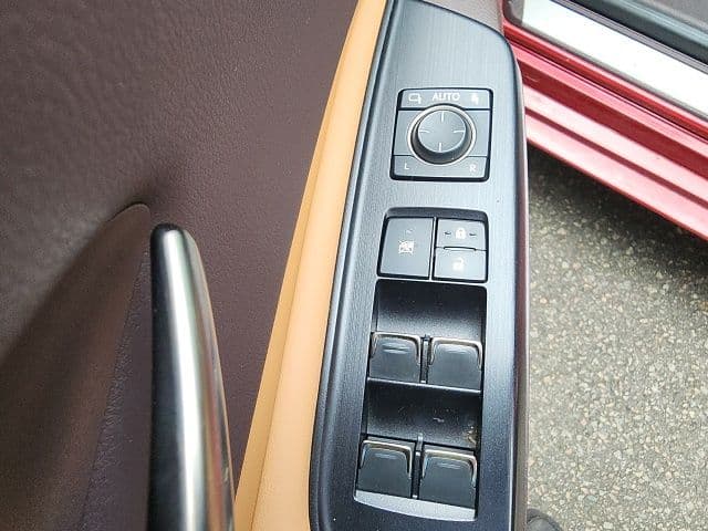 2021 Lexus ES Hybrid 13