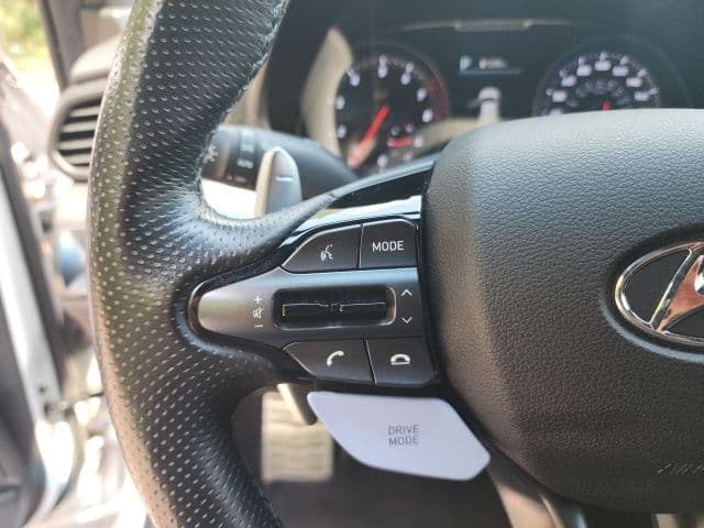 2022 Hyundai Veloster 17
