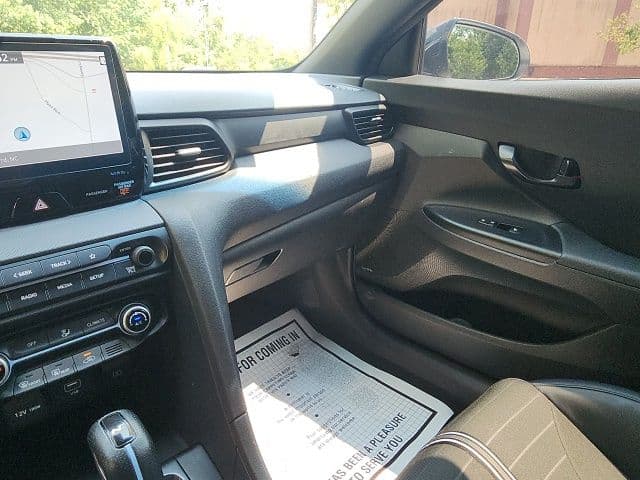 2022 Hyundai Veloster 26