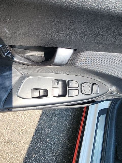 2022 Hyundai Veloster 12