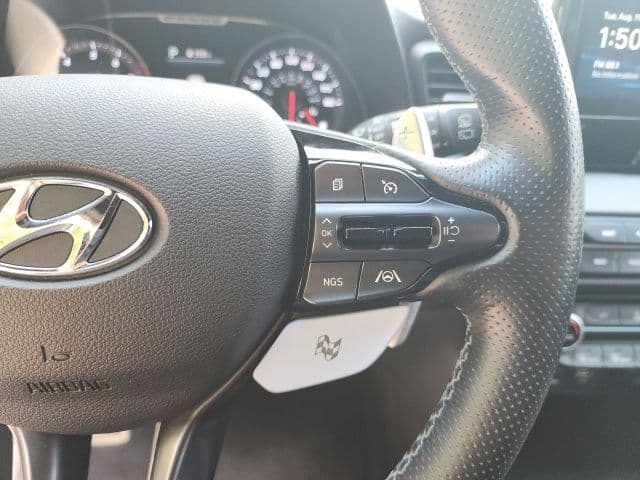 2022 Hyundai Veloster 18