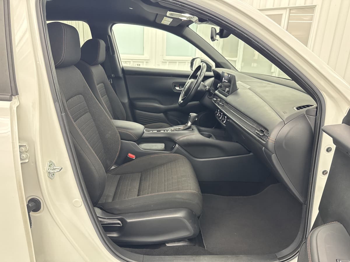 2025 Honda HR-V 8