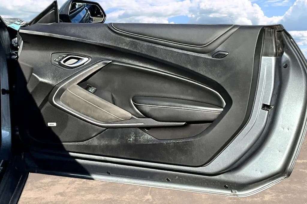2020 Chevrolet Camaro 26