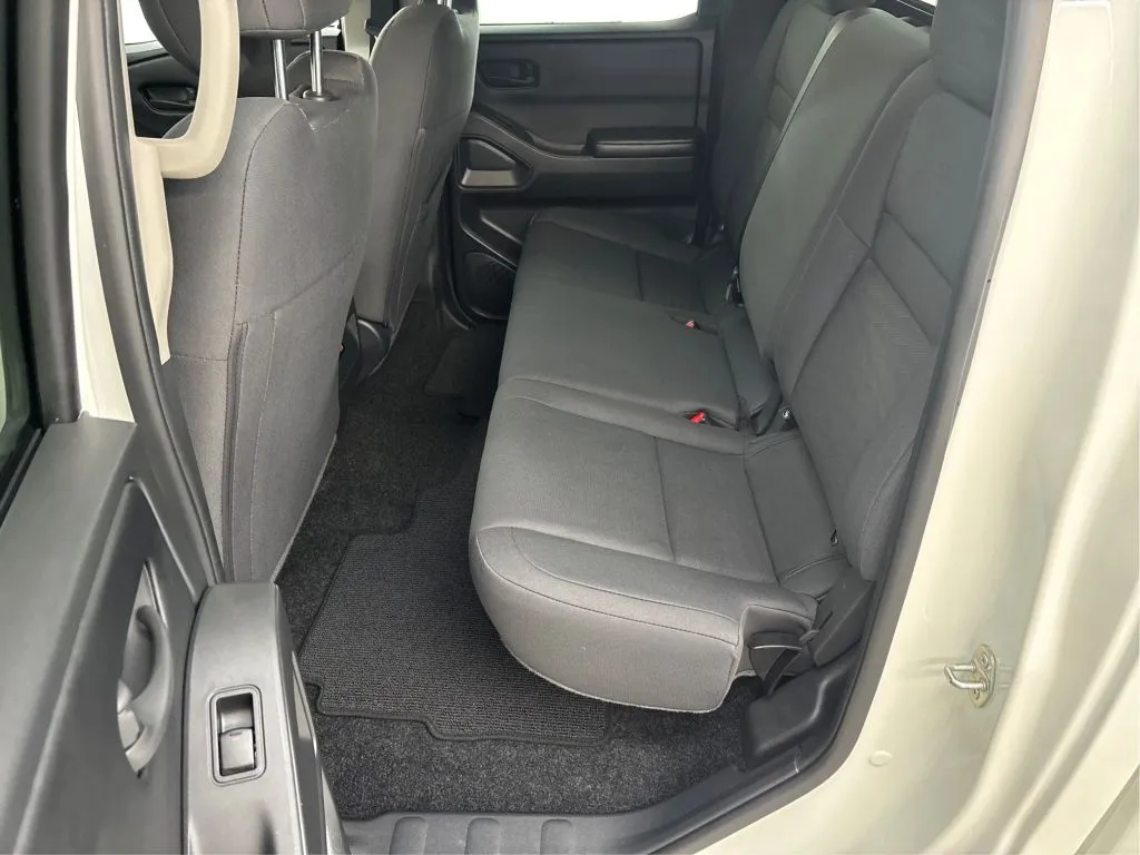 2025 Nissan Frontier 14