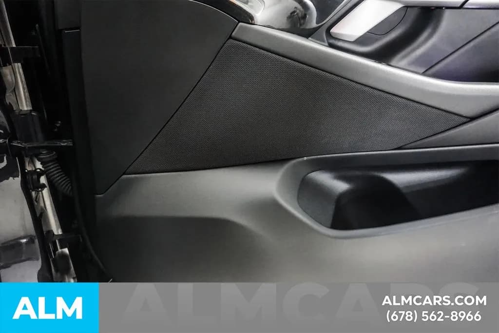 2025 BMW 5 Series 44