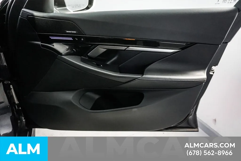 2025 BMW 5 Series 40