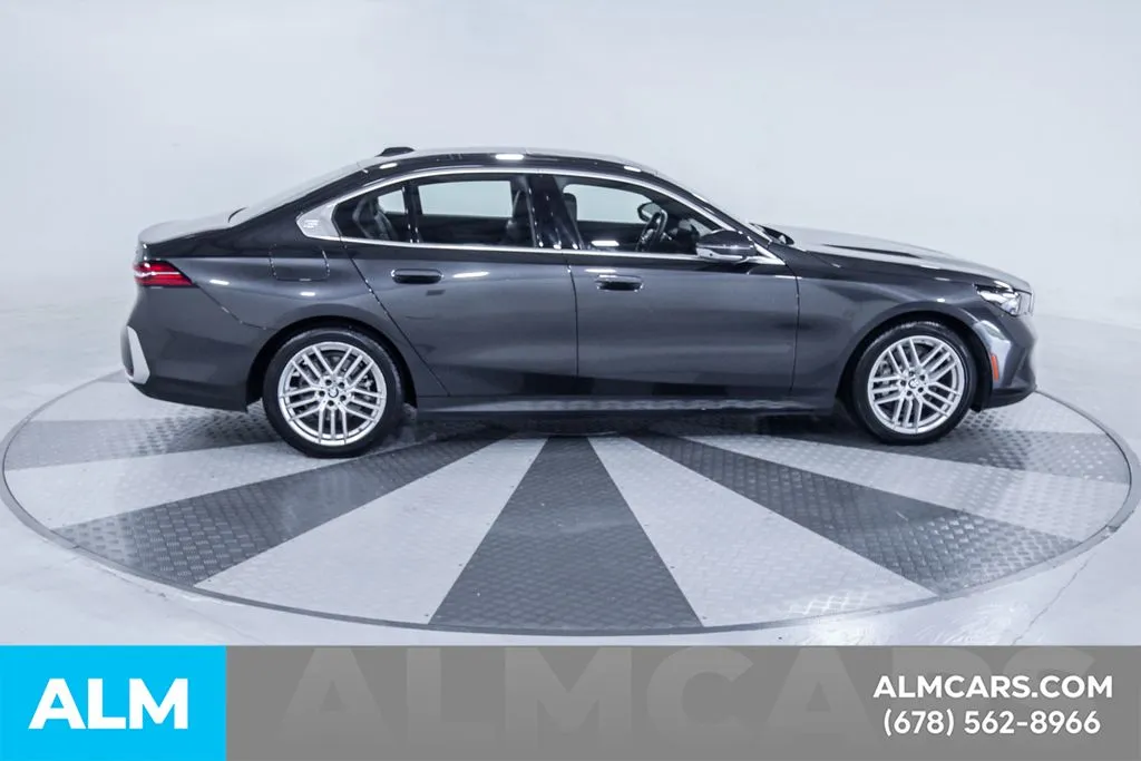 2025 BMW 5 Series 11