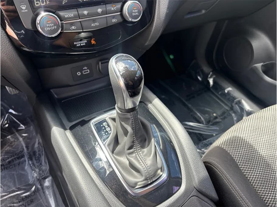 2020 Nissan Rogue Sport 32