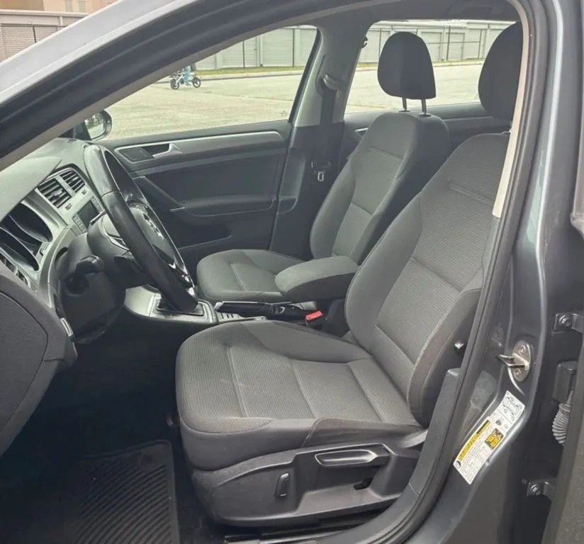 2017 Volkswagen Golf SportWagen 5