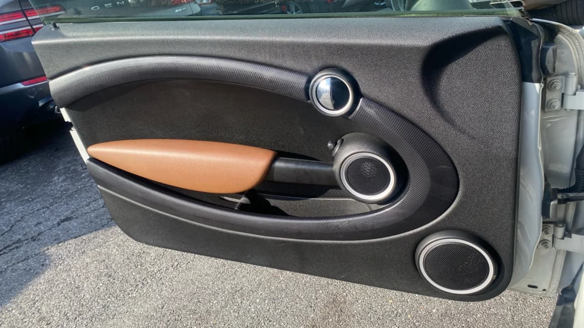 2015 MINI Cooper 16