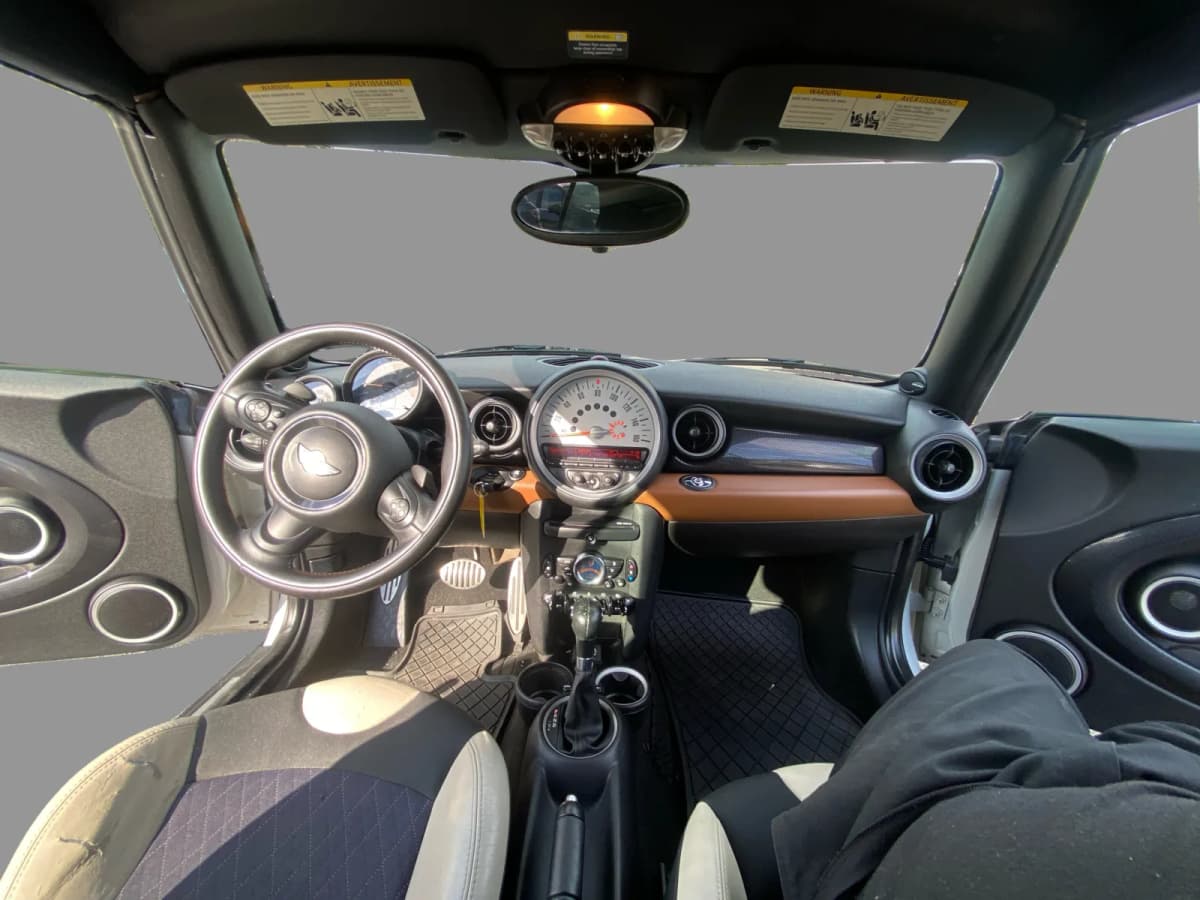 2015 MINI Cooper 18