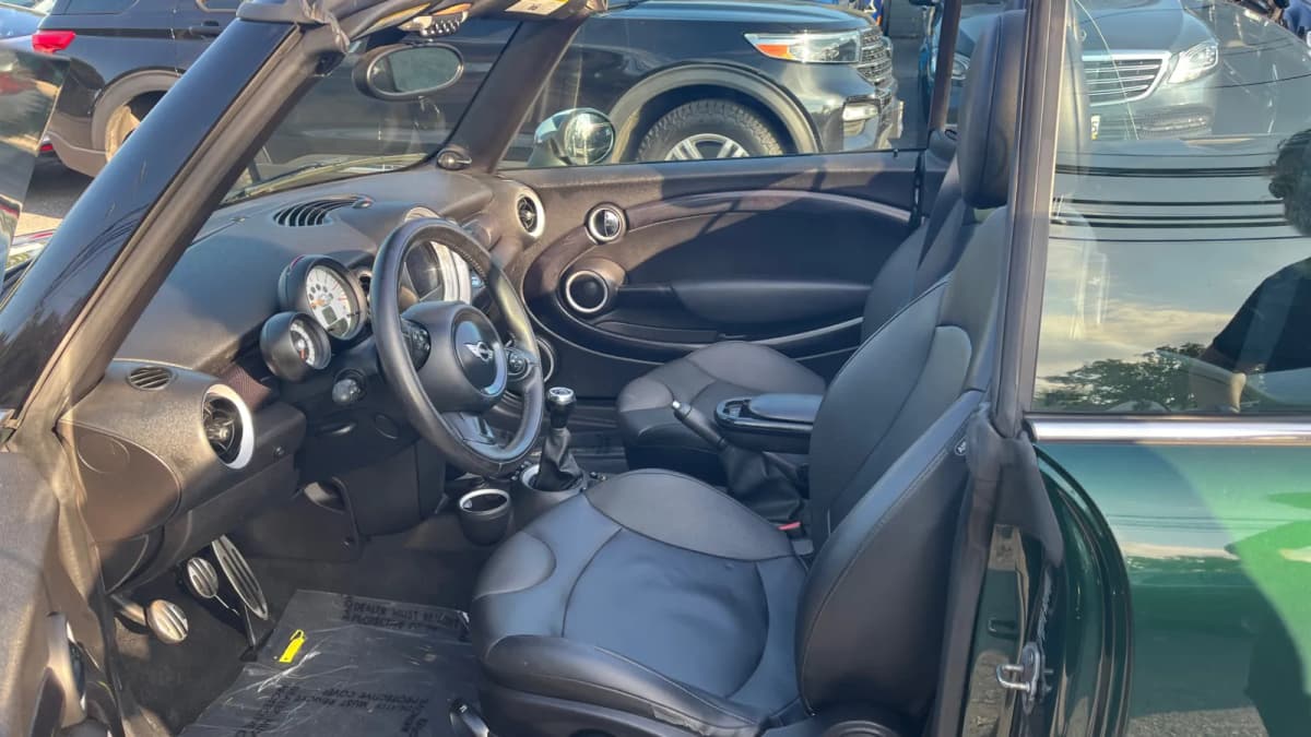 2014 MINI Cooper 9