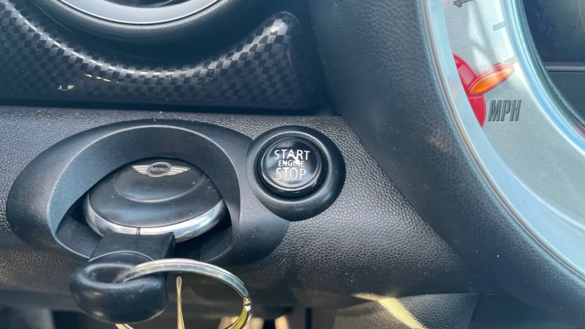 2014 MINI Cooper 25