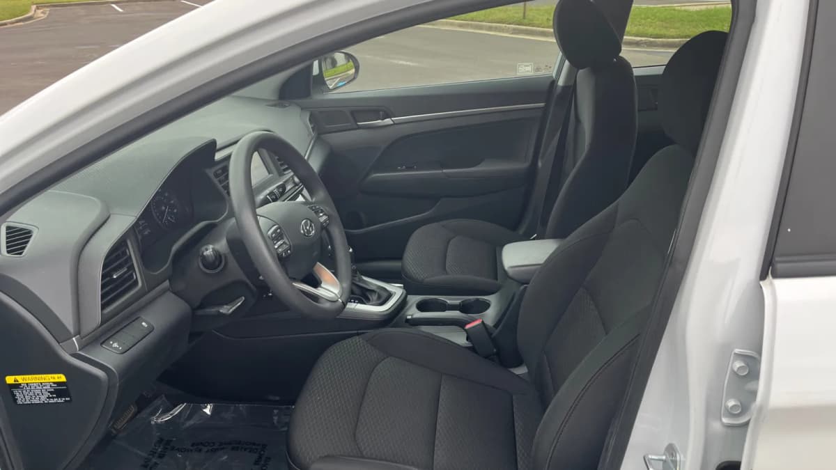2019 Hyundai Elantra 9