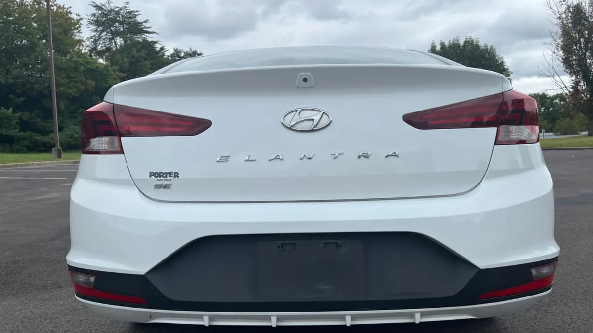 2019 Hyundai Elantra 13