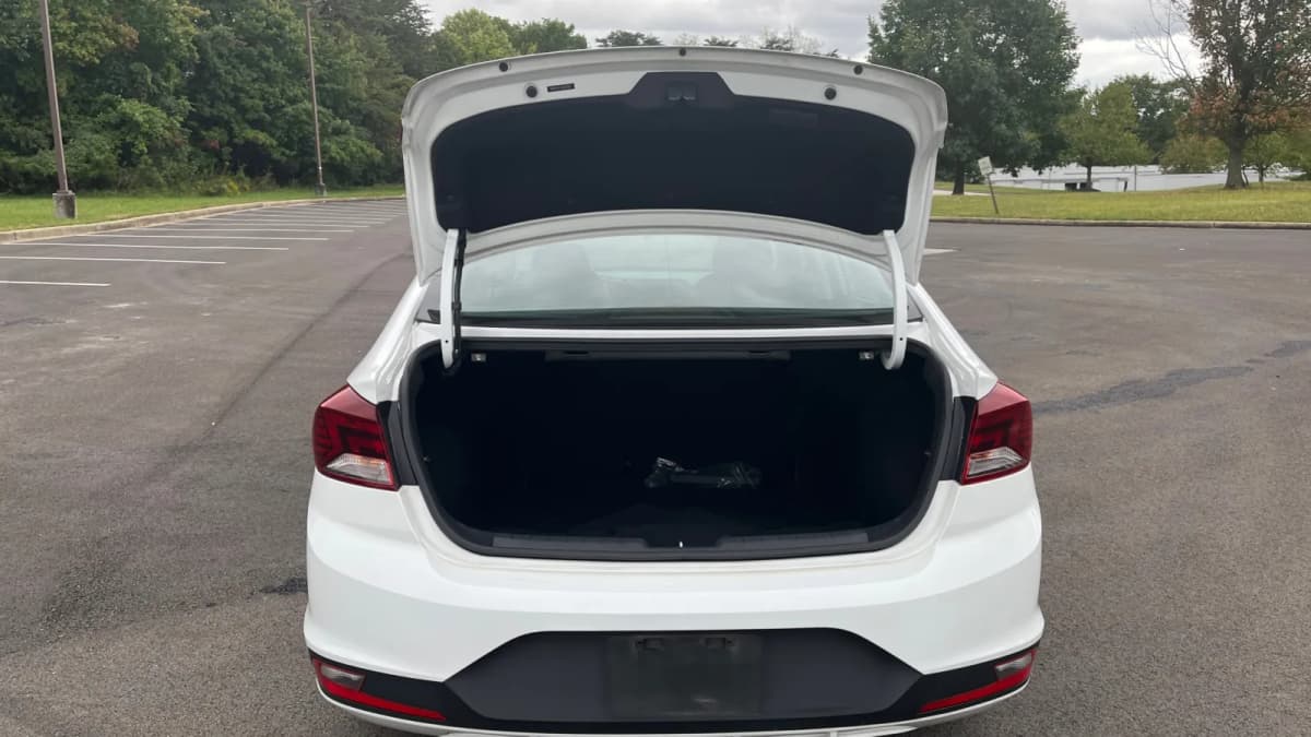 2019 Hyundai Elantra 12