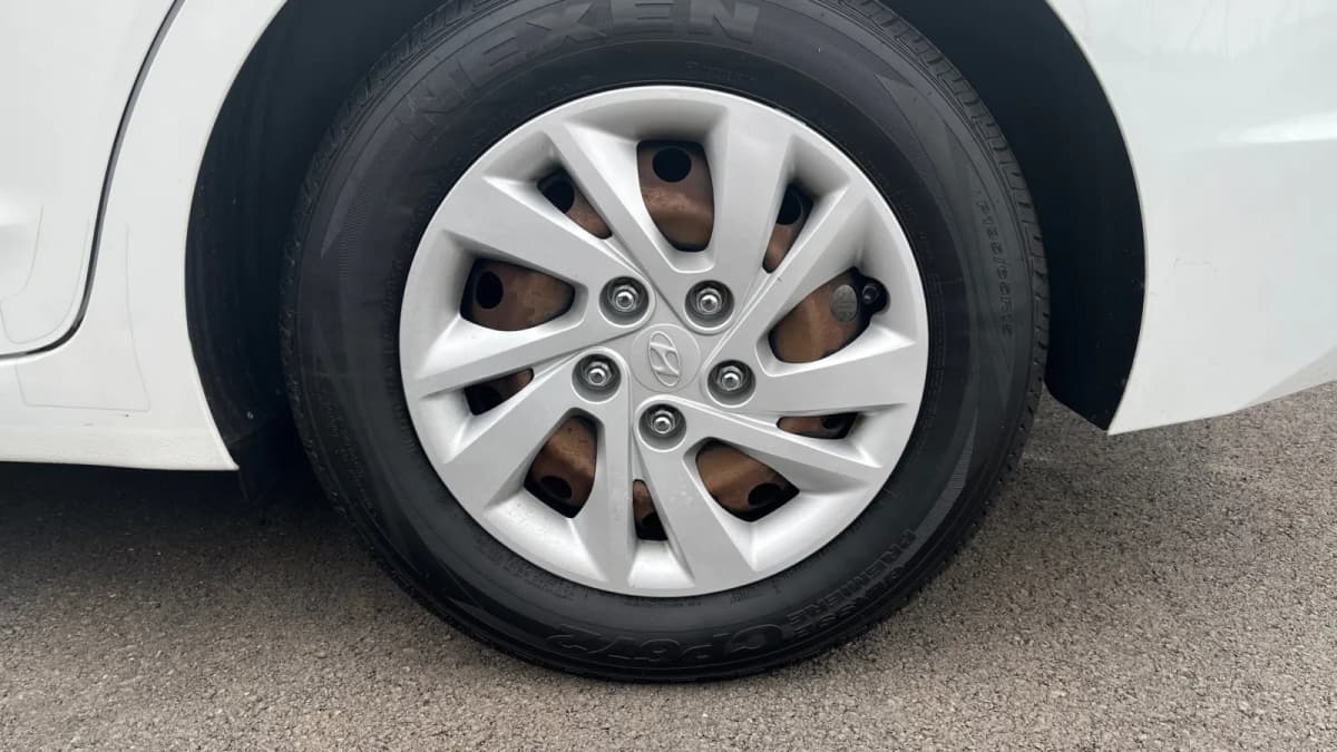 2019 Hyundai Elantra 15