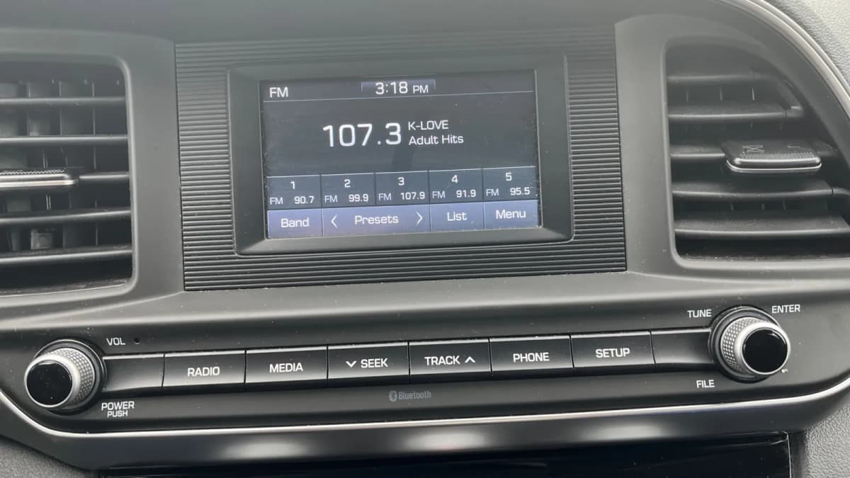2019 Hyundai Elantra 19