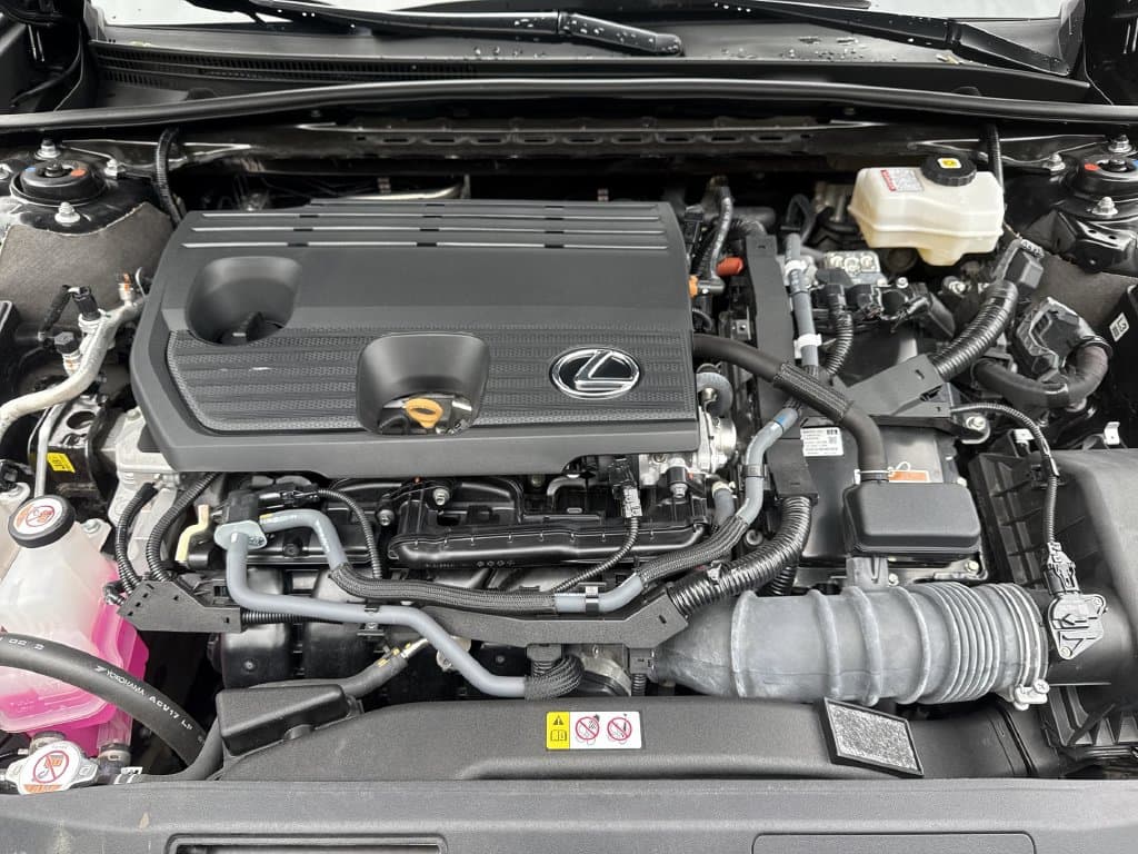 2025 Lexus ES Hybrid 18